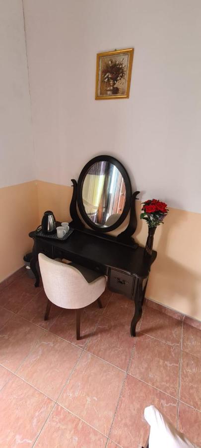 Bed and Breakfast Ja-Elas French Touch Exterior foto
