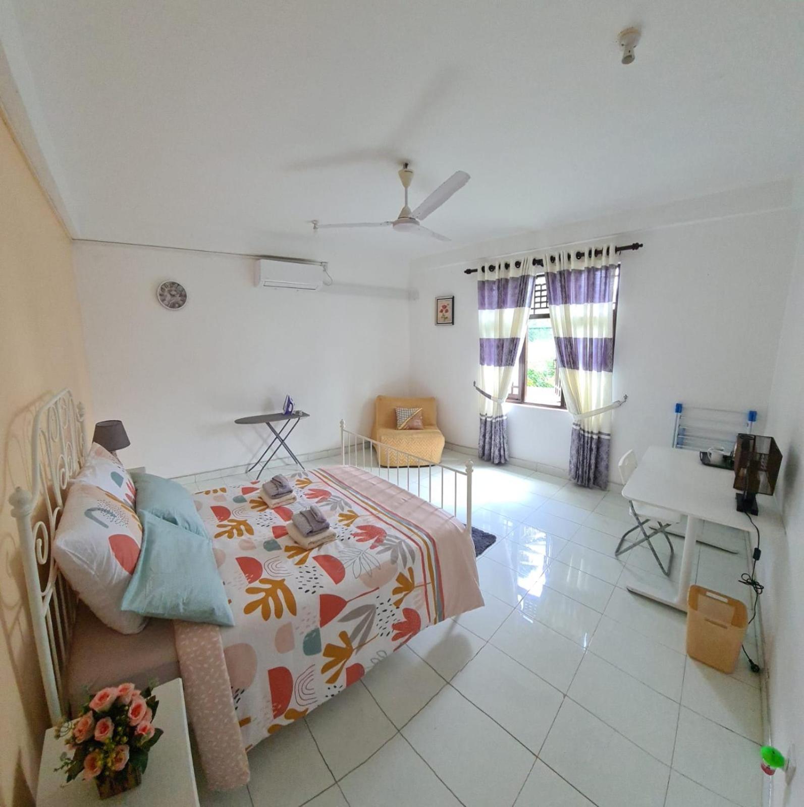 Bed and Breakfast Ja-Elas French Touch Zimmer foto